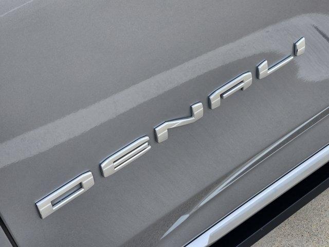 GMC Yukon XL Denali 4WD 2023