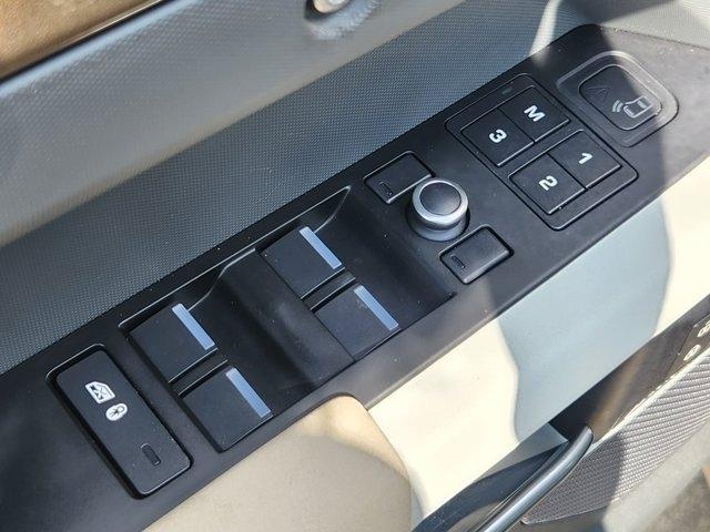 Land Rover Defender 110 SE 2021