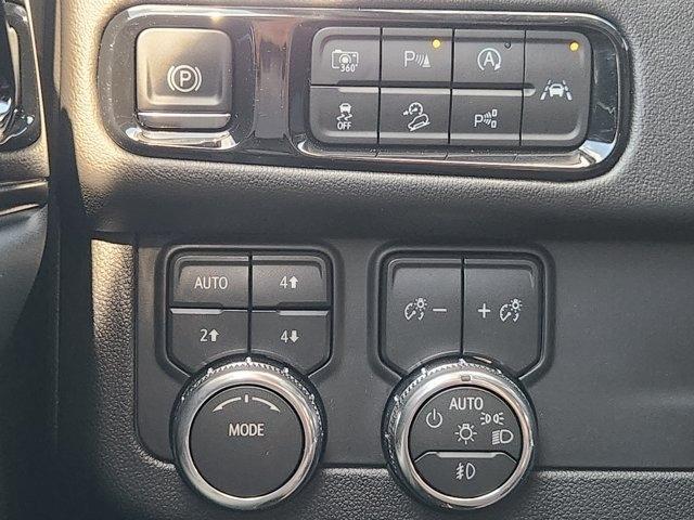 GMC Yukon XL AT4 4WD 2026
