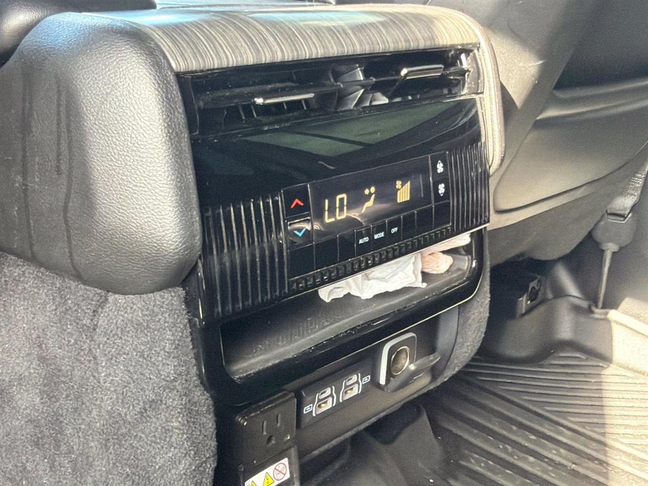 Jeep Wagoneer Series II 2024