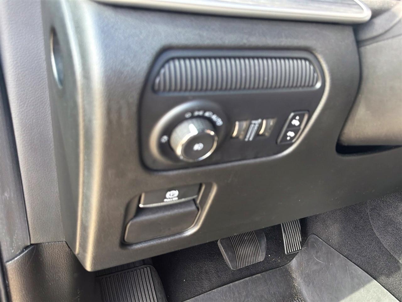 Jeep Wagoneer Series II 2024