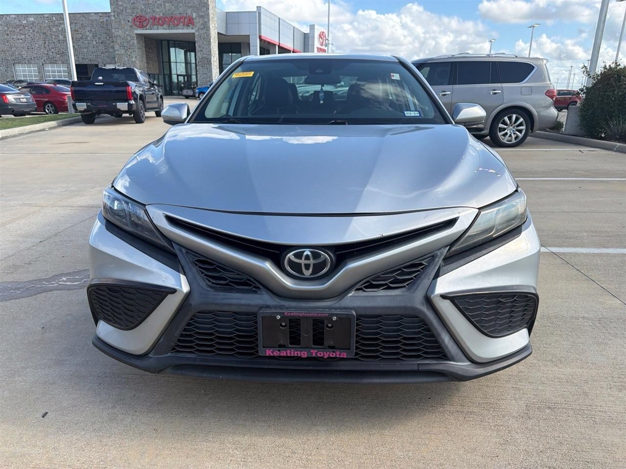 Toyota Camry SE 2021