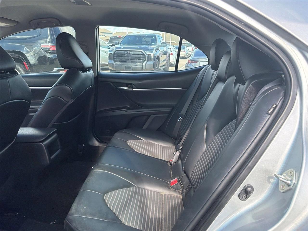 Toyota Camry SE 2021
