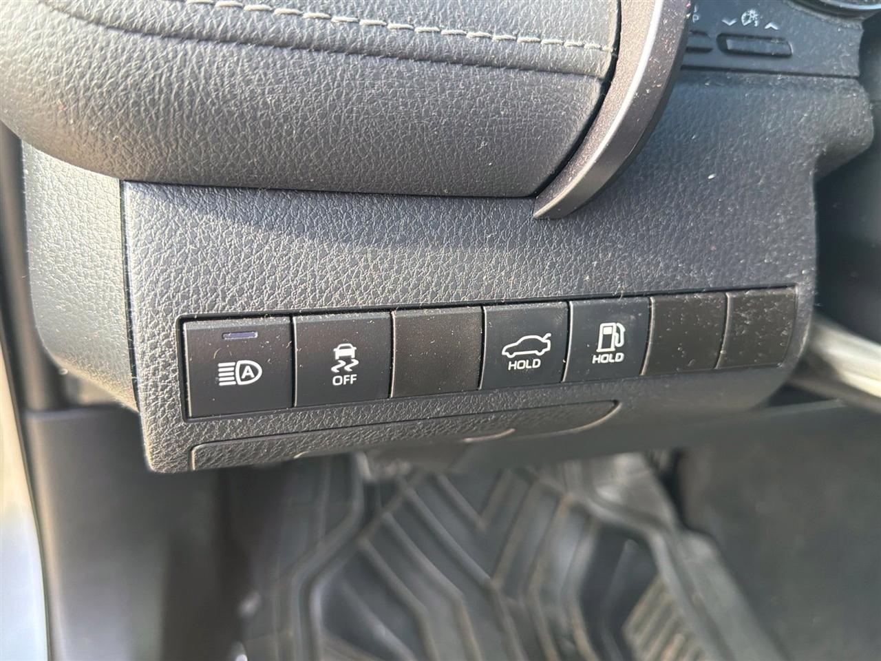 Toyota Camry SE 2021