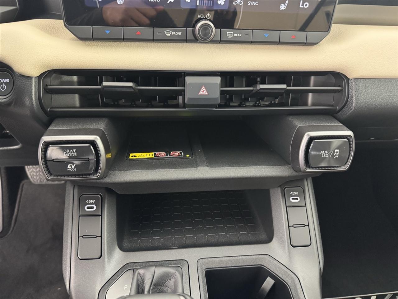 Toyota RAV4 Hybrid LE AWD 2026