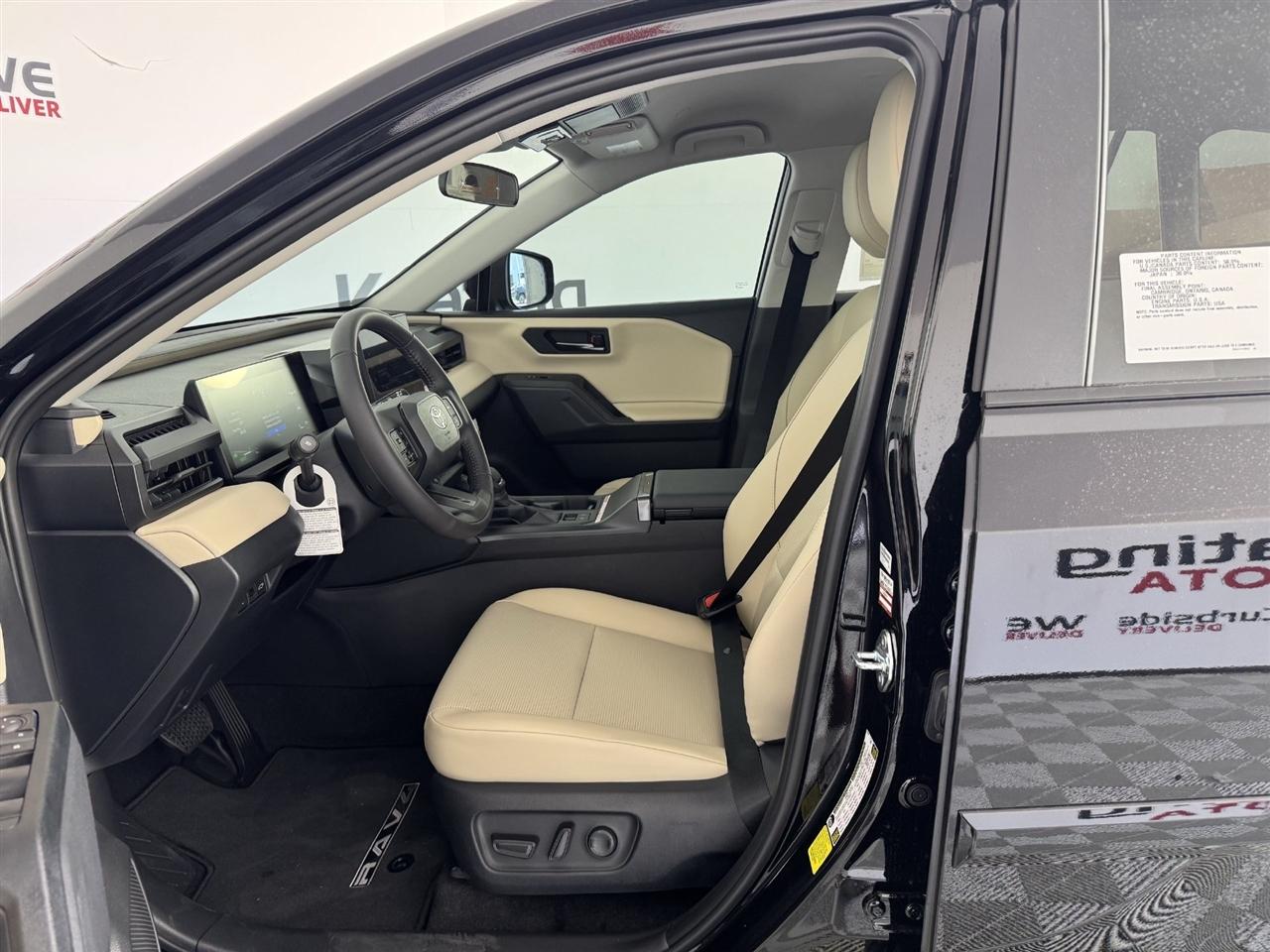 Toyota RAV4 Hybrid LE AWD 2026