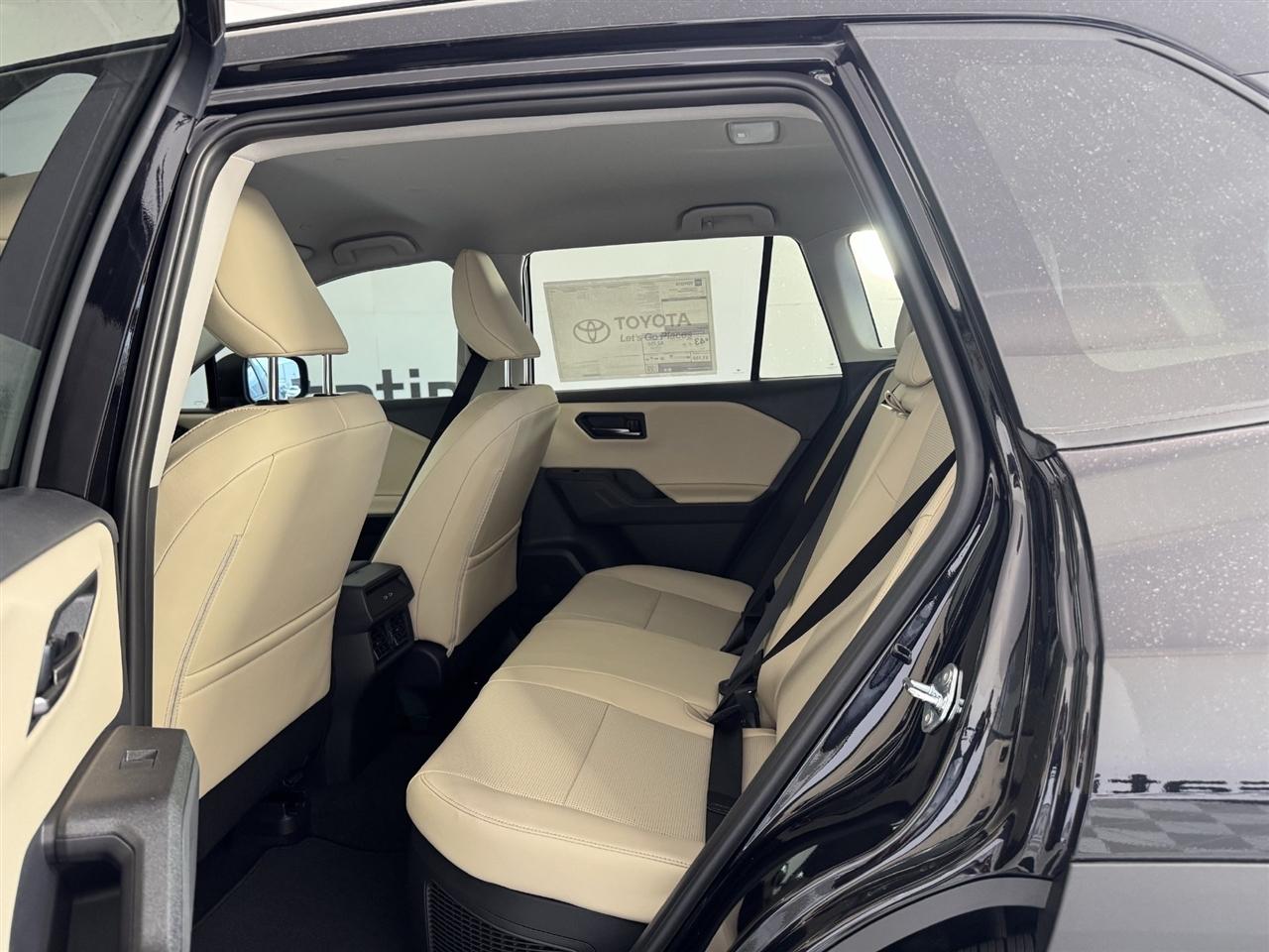 Toyota RAV4 Hybrid LE AWD 2026