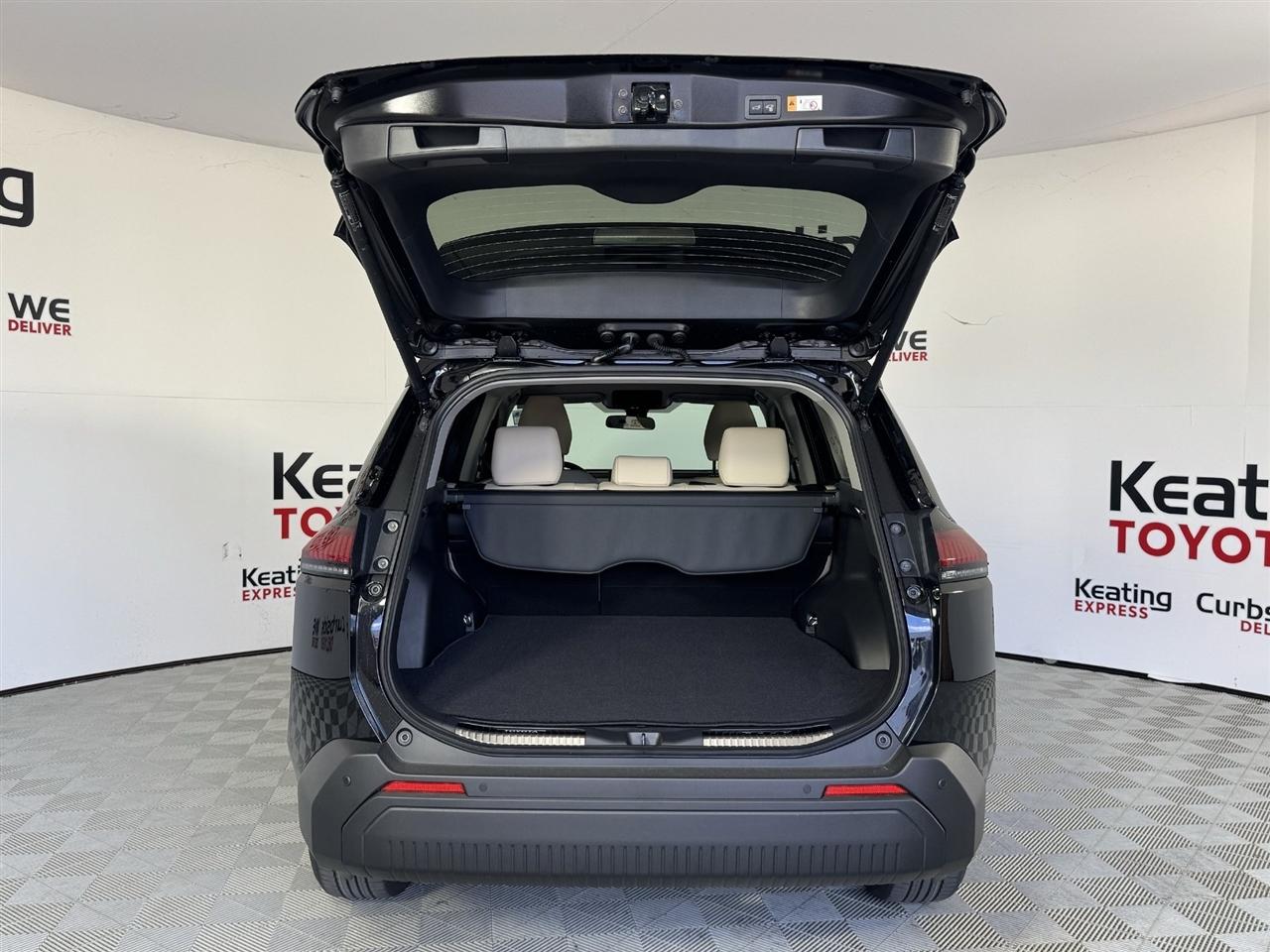 Toyota RAV4 Hybrid LE AWD 2026
