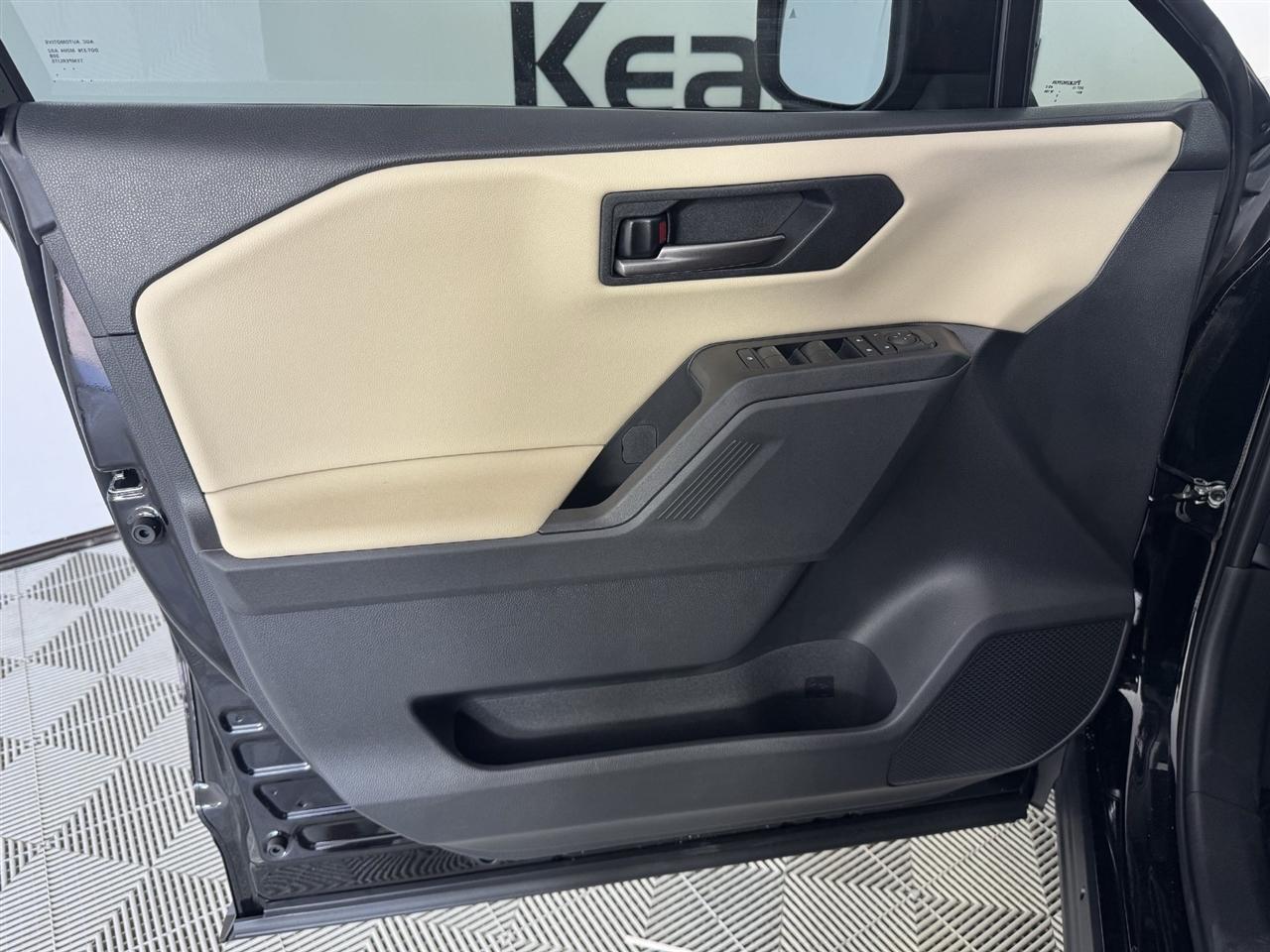 Toyota RAV4 Hybrid LE AWD 2026