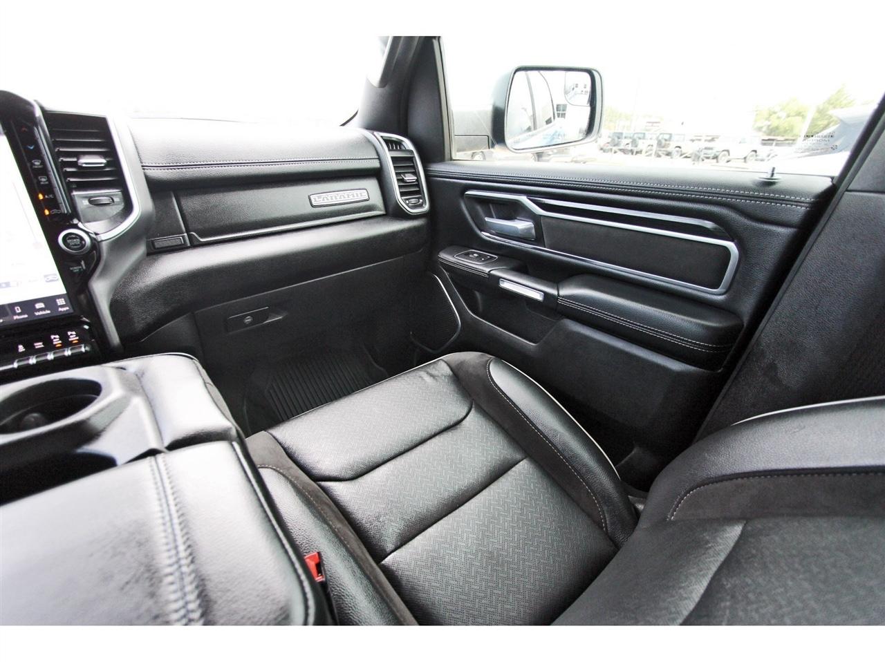 RAM 1500 Laramie Crew Cab SWB 4WD 2023
