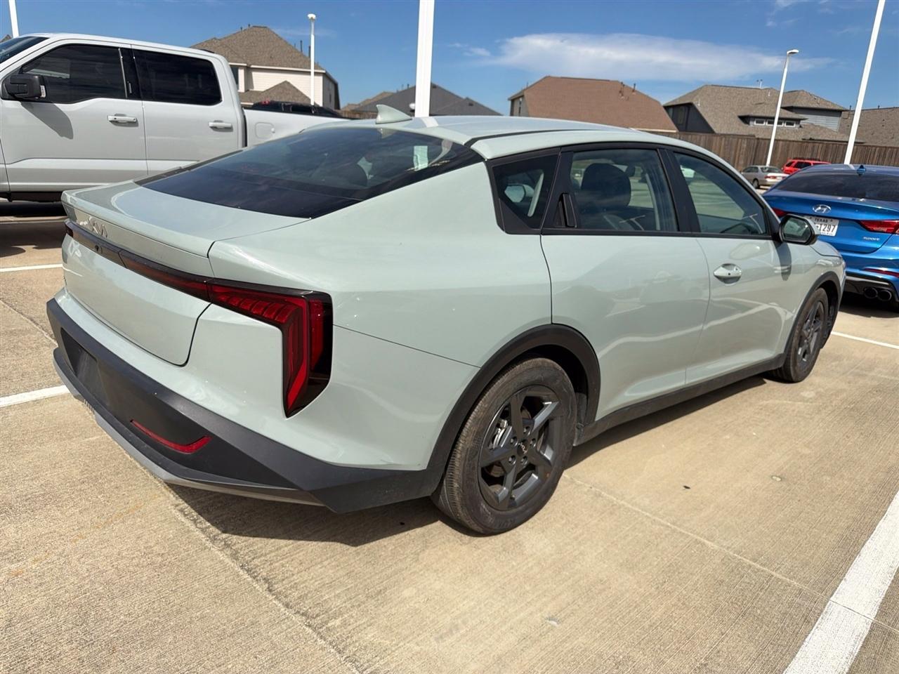 Kia K4 LXS 2025
