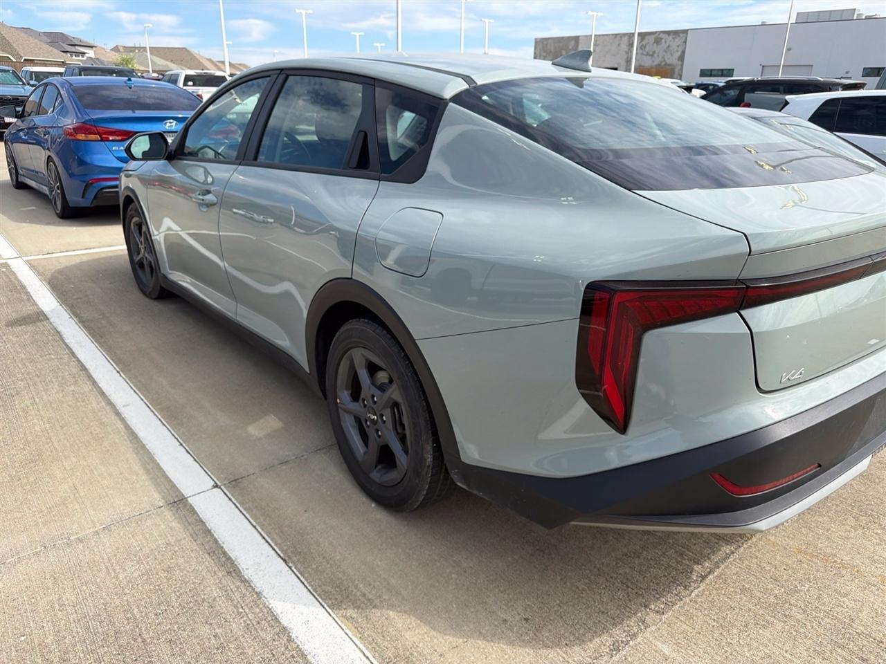 Kia K4 LXS 2025