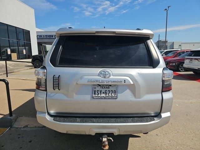 Toyota 4Runner SR5 2024