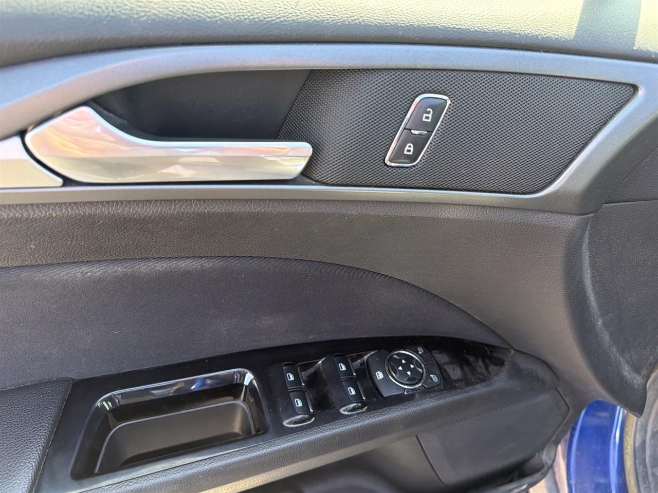 Ford Fusion SE 2016