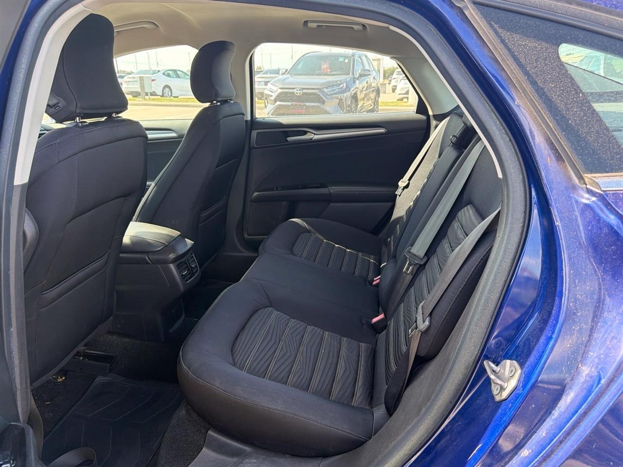 Ford Fusion SE 2016