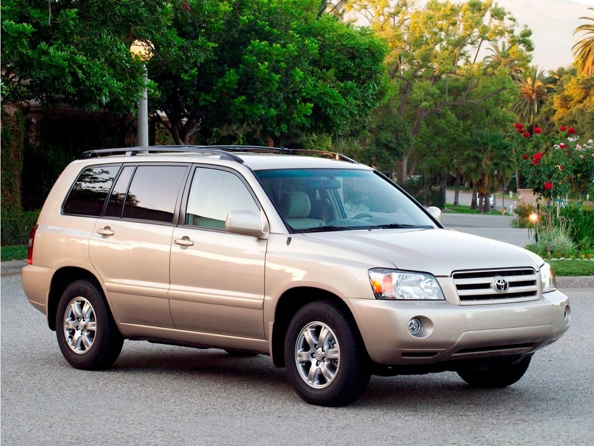 Toyota Highlander V6 2WD with 3rd-Row Seat 2004
