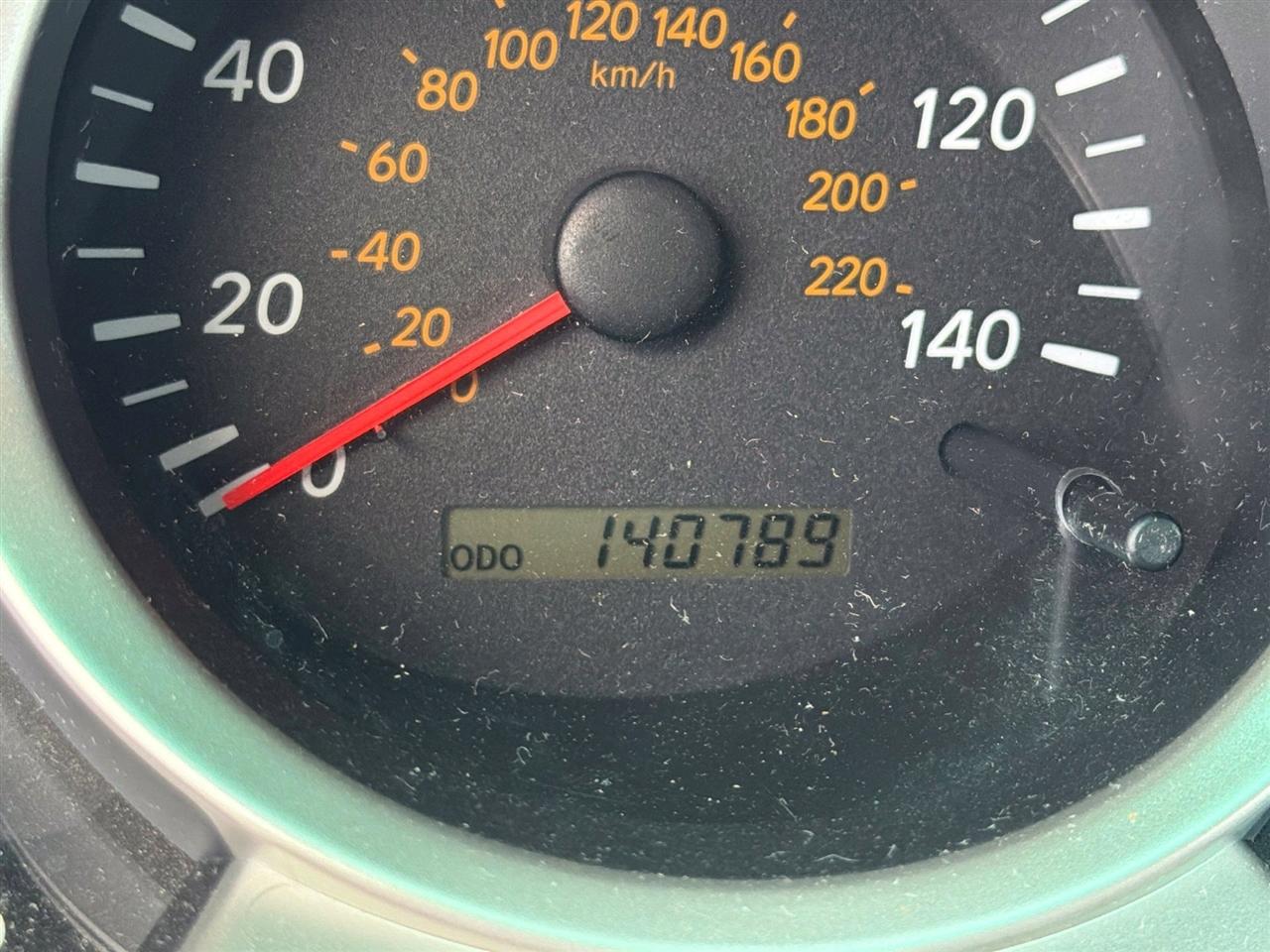 Toyota Highlander V6 2WD with 3rd-Row Seat 2004