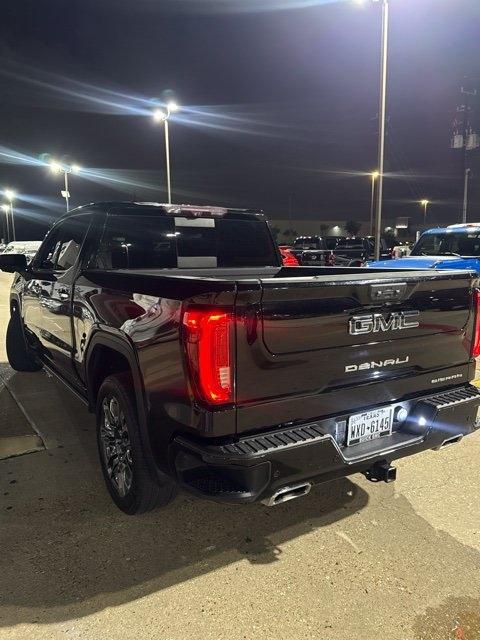GMC Sierra 1500 Denali Ultimate Crew Cab 4WD 2023