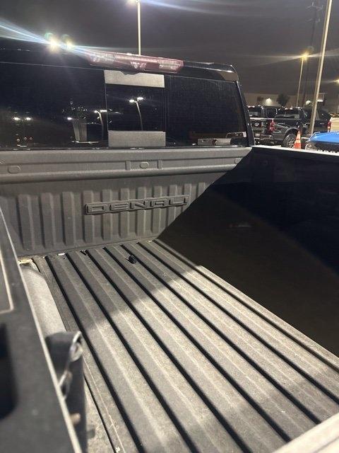 GMC Sierra 1500 Denali Ultimate Crew Cab 4WD 2023