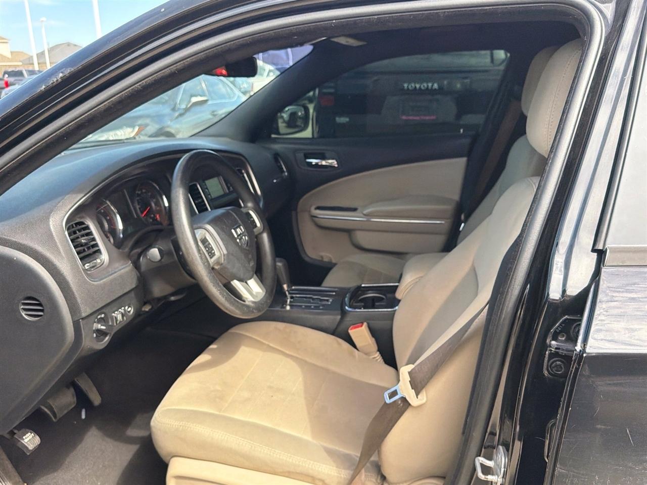 Dodge Charger SE 2014