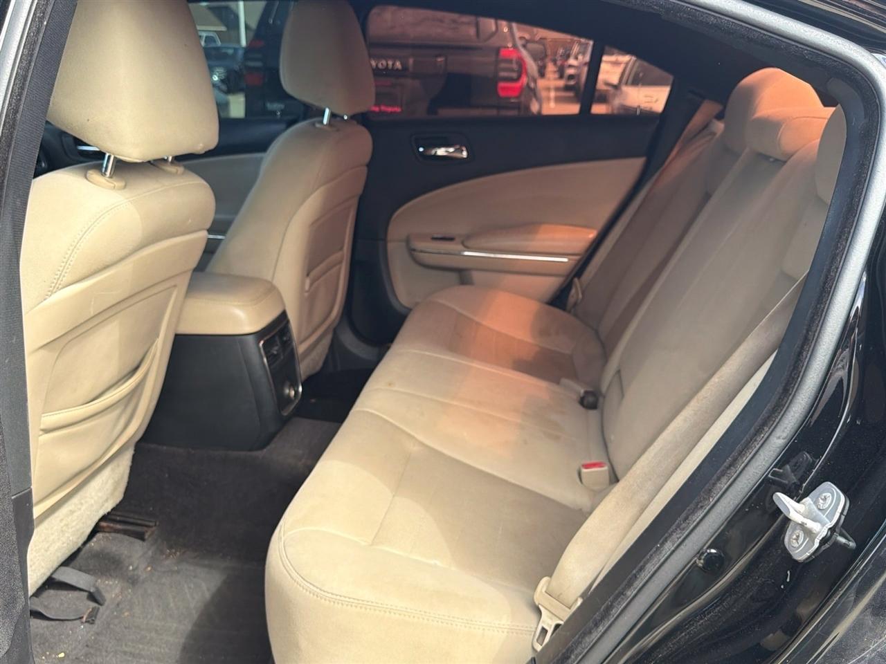 Dodge Charger SE 2014
