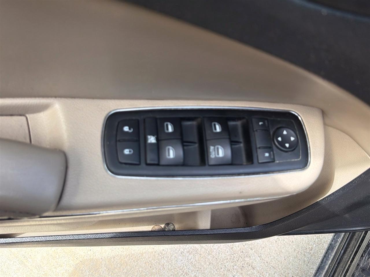 Dodge Charger SE 2014