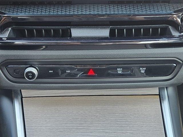 BMW 3-Series 330i 2025