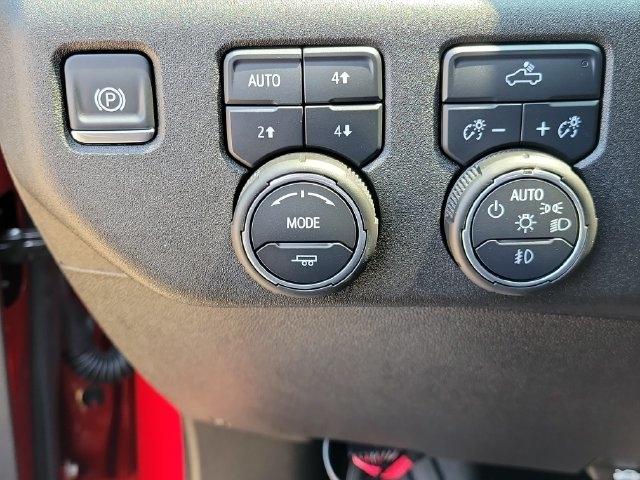Chevrolet Silverado 1500 RST Crew Cab 4WD 2025