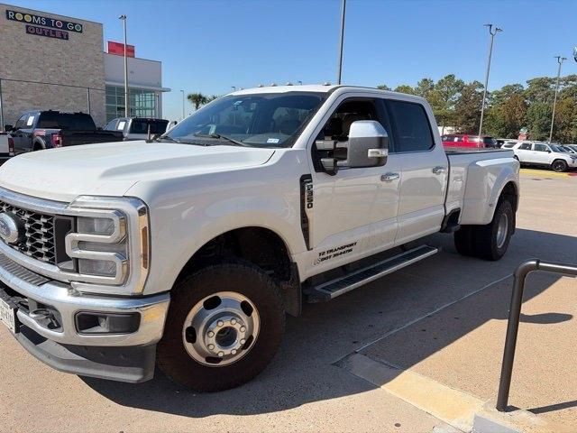 Ford F-350 SD Lariat Crew Cab Long Bed DRW 4WD 2024