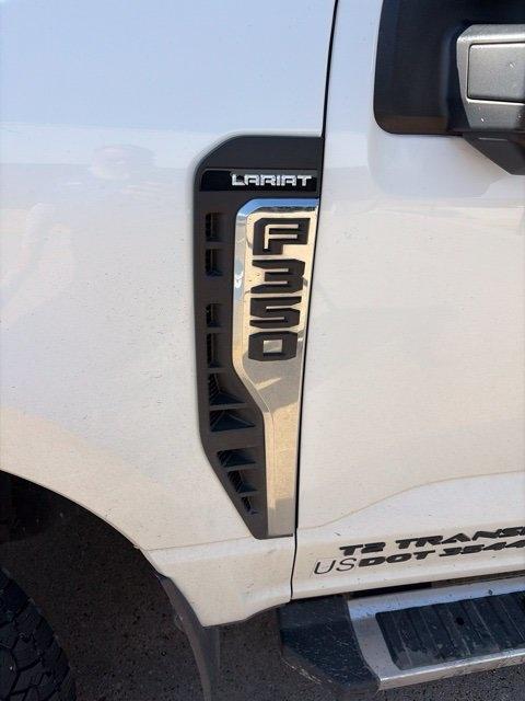 Ford F-350 SD Lariat Crew Cab Long Bed DRW 4WD 2024