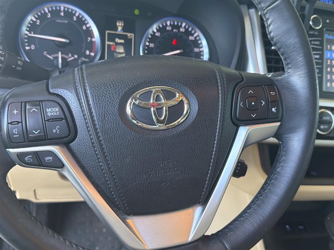 Toyota Highlander Limited FWD V6 2015
