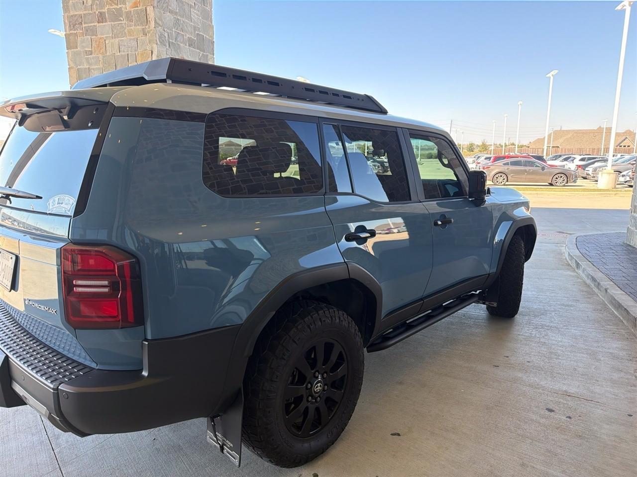 Toyota Land Cruiser Base 2024