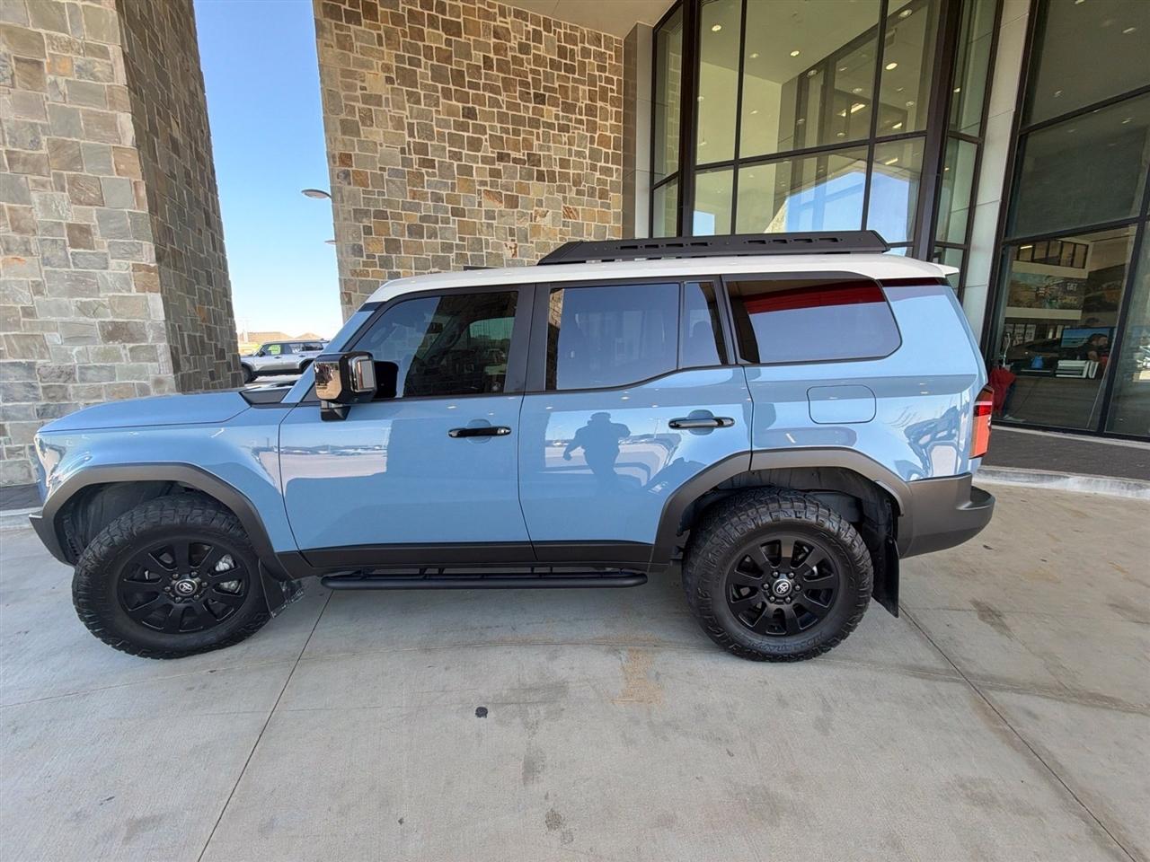 Toyota Land Cruiser Base 2024