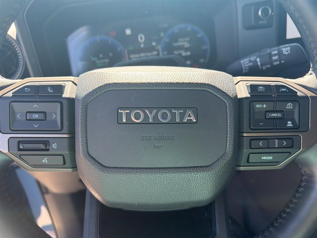 Toyota Land Cruiser Base 2024