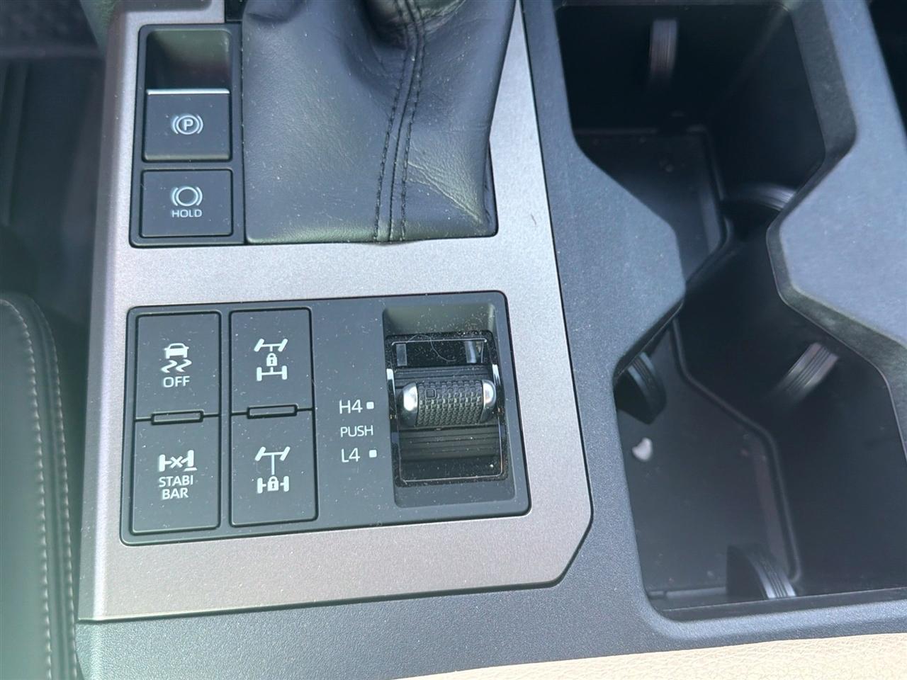 Toyota Land Cruiser Base 2024
