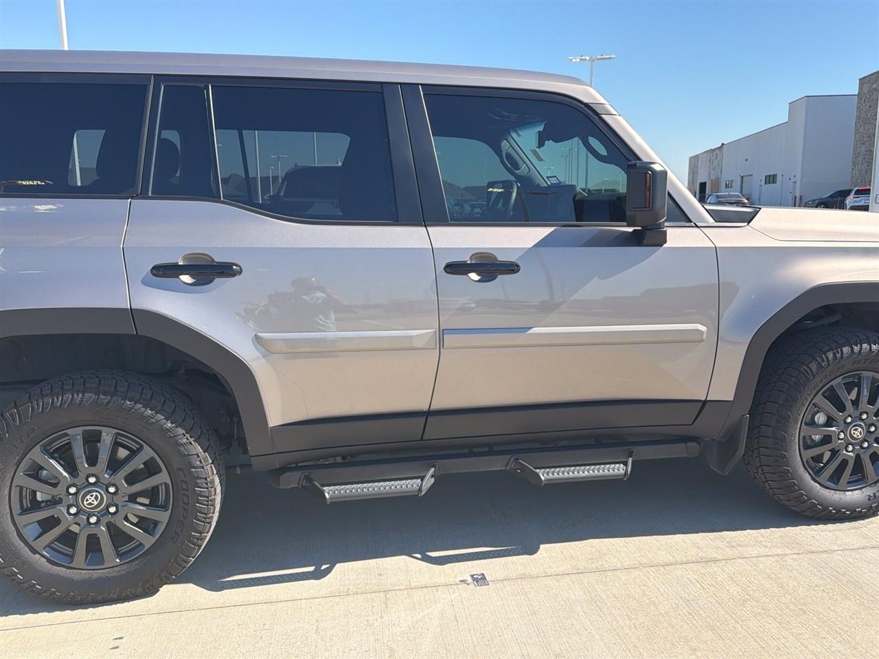 Toyota Land Cruiser Base 2025