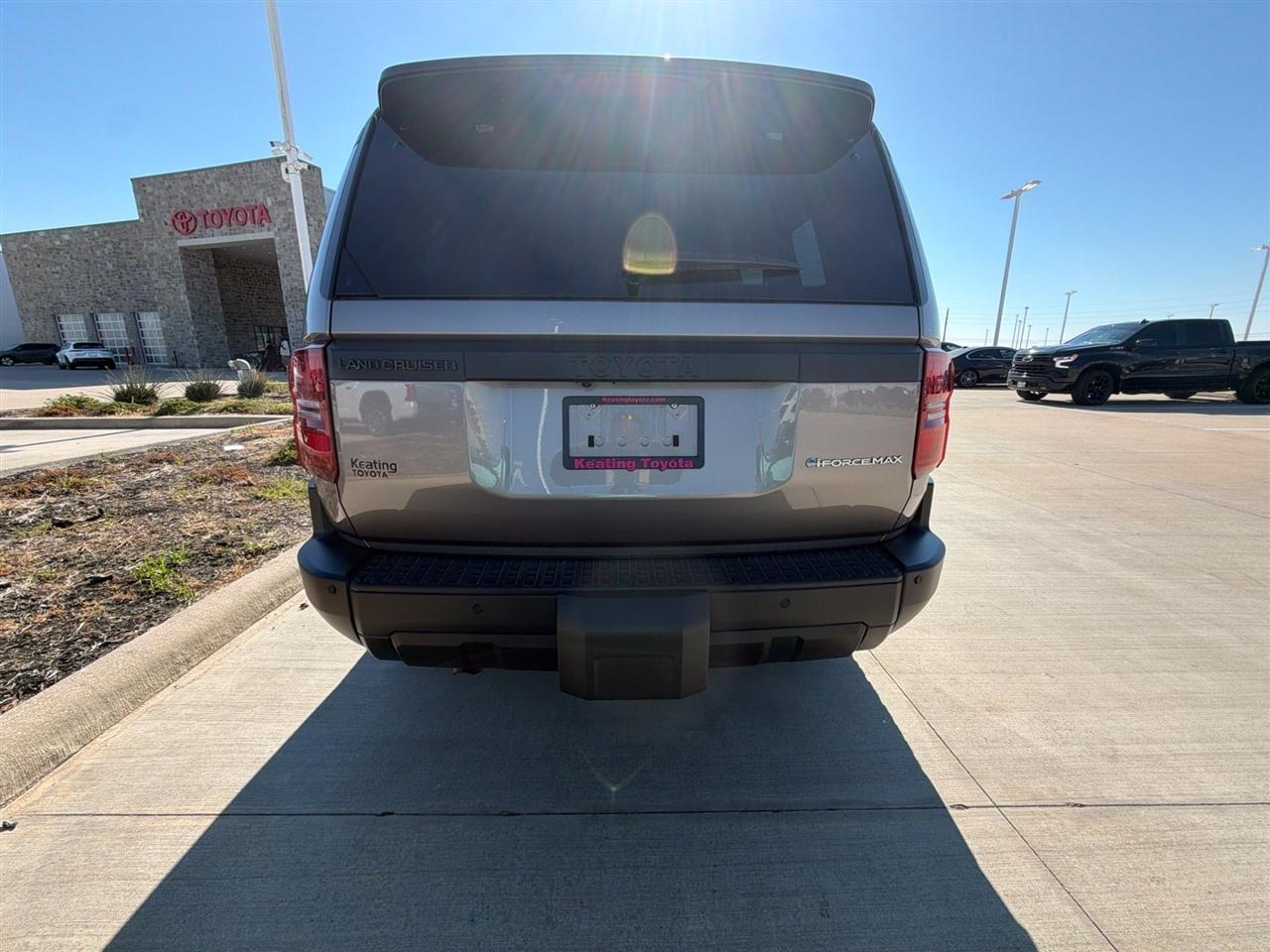 Toyota Land Cruiser Base 2025