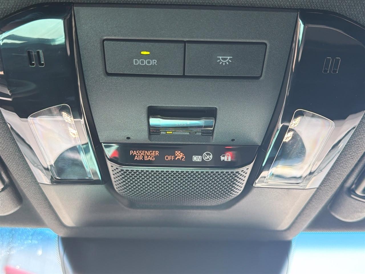 Toyota Land Cruiser Base 2025