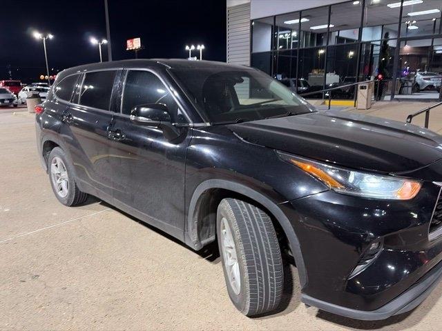 Toyota Highlander LE FWD V6 2021