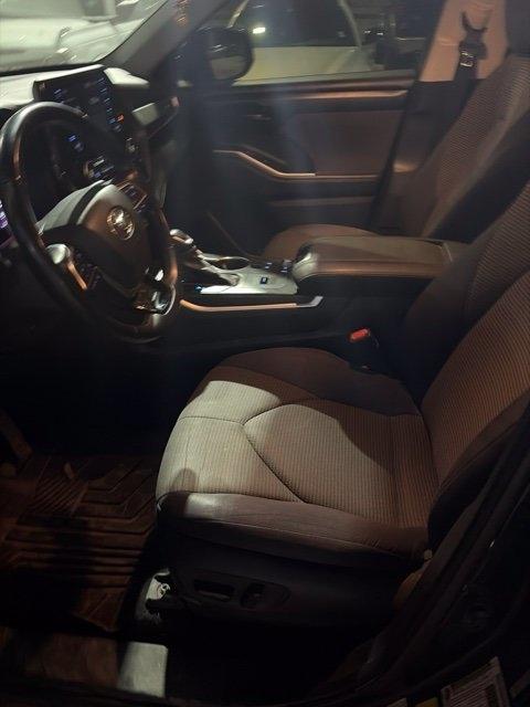 Toyota Highlander LE FWD V6 2021