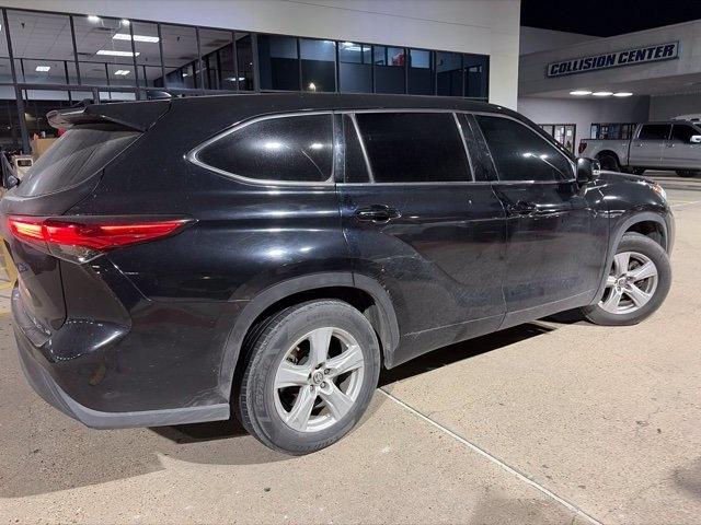 Toyota Highlander LE FWD V6 2021