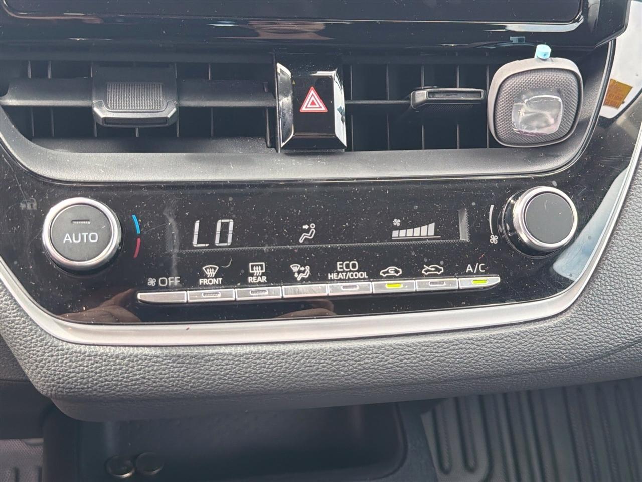 Toyota Corolla LE 2024