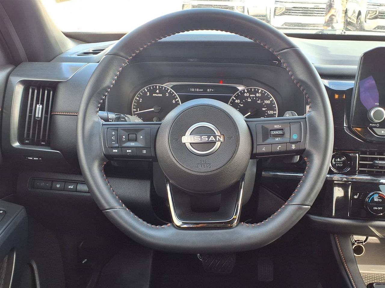 Nissan Pathfinder SV 4WD 2025