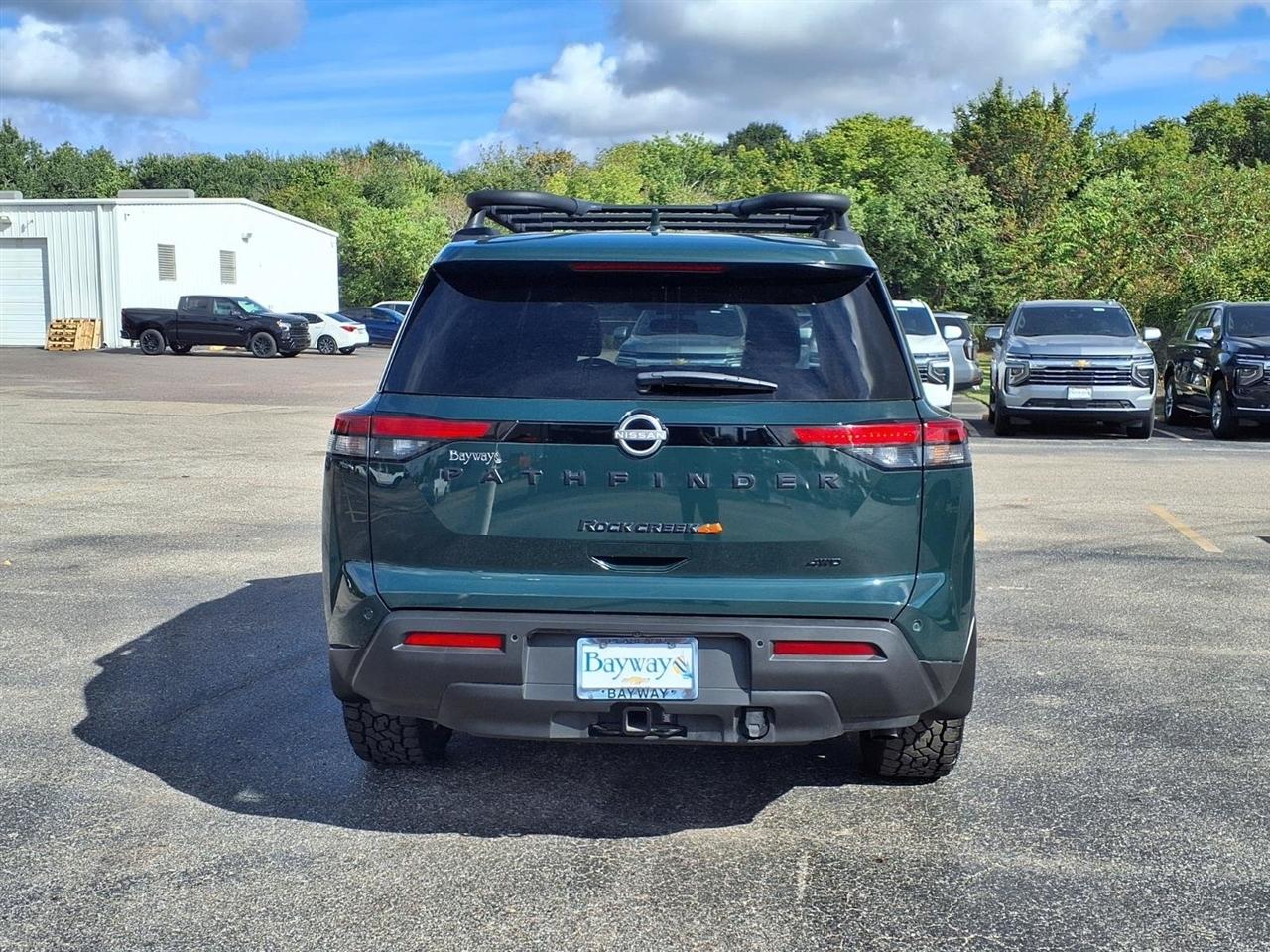 Nissan Pathfinder SV 4WD 2025