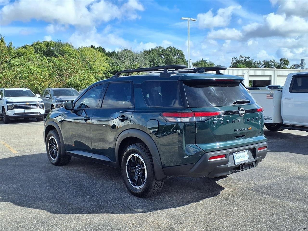 Nissan Pathfinder SV 4WD 2025