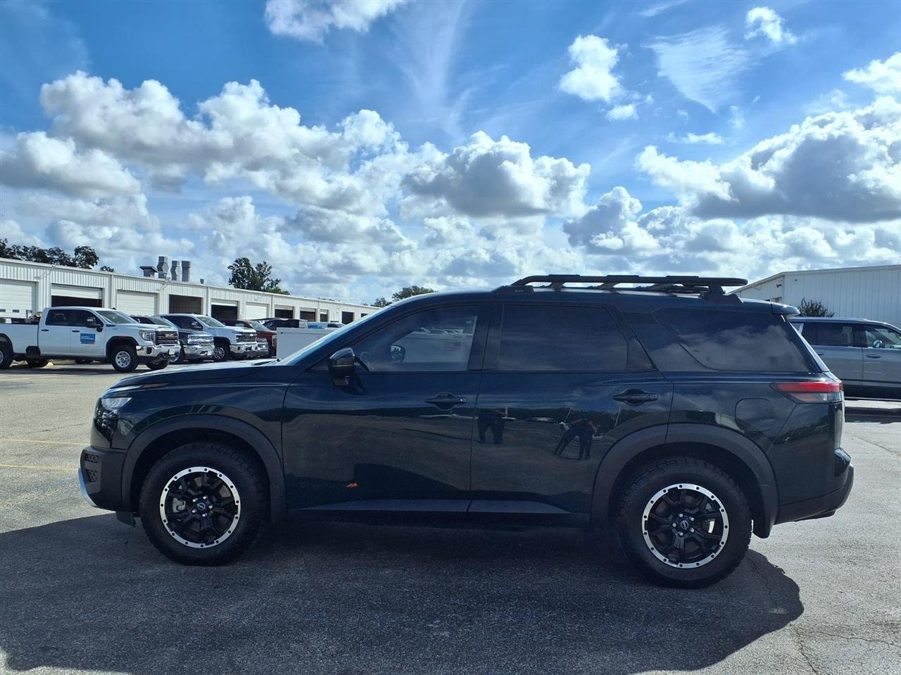 Nissan Pathfinder SV 4WD 2025