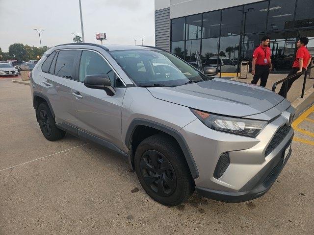 Toyota RAV4 LE 2020