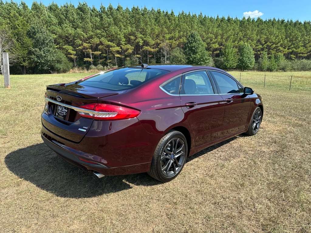2018 Ford Fusion SE photo 3