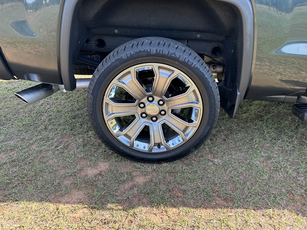 GMC Sierra 1500 4WD Crew Cab 143.5" Denali 2018 GMC Sierra 1500 4WD Crew Cab 143.5" Denali 2018