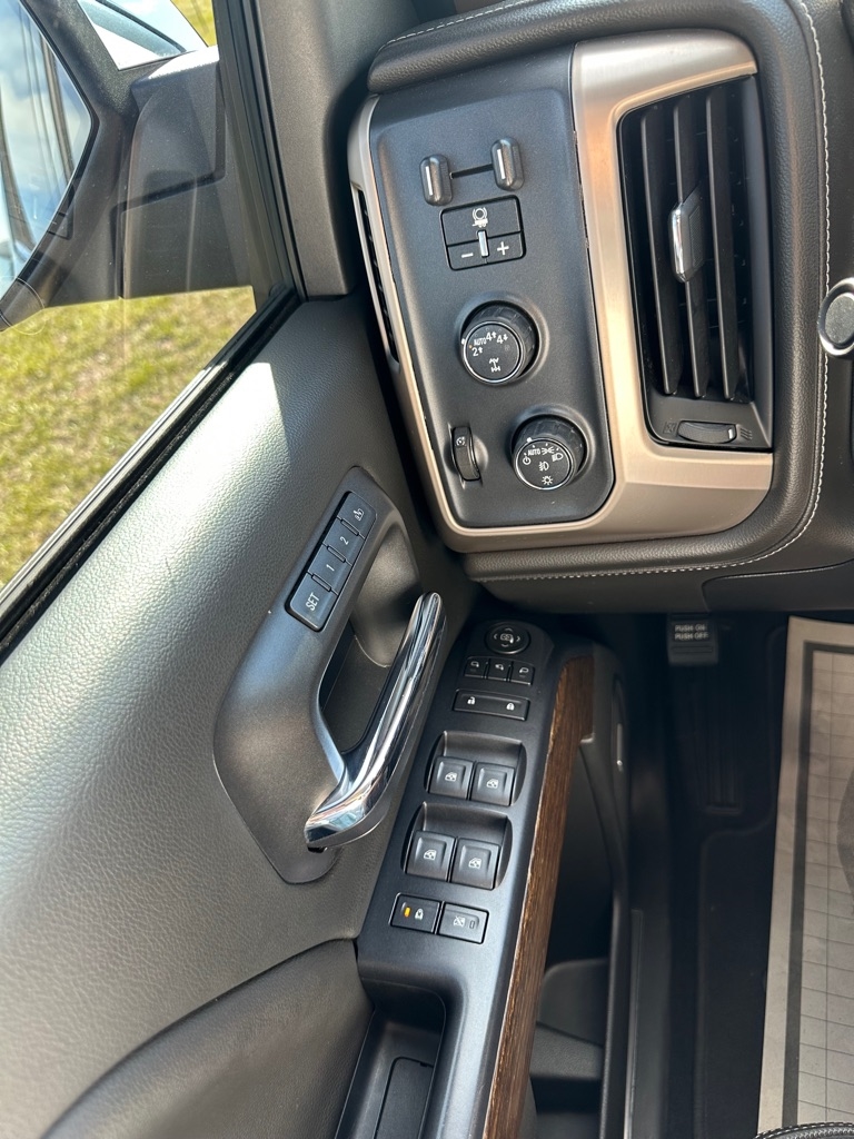GMC Sierra 1500 4WD Crew Cab 143.5" Denali 2018 GMC Sierra 1500 4WD Crew Cab 143.5" Denali 2018